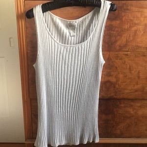 Chico’s size 3 silver metallic knit tank❣️